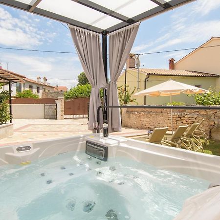 Holiday Home Giovanni Vabriga With Private Jacuzzi Tar-Vabriga Extérieur photo